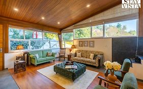 Stayvista At Nook - Elysium Estate 2 Bedroom Cottage With Hill View, Lawn